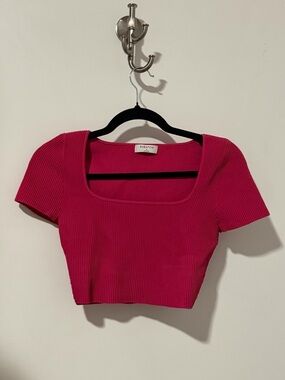 Babaton Fuchsia Ribbed Square-Neck Short Sleeve Crop Top